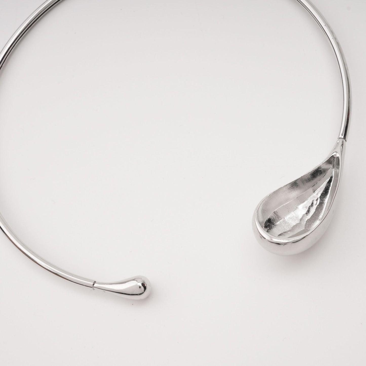 Axelle waterdrop-shaped necklace