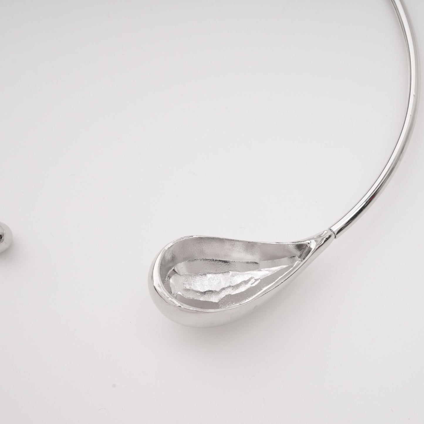 Axelle waterdrop-shaped necklace