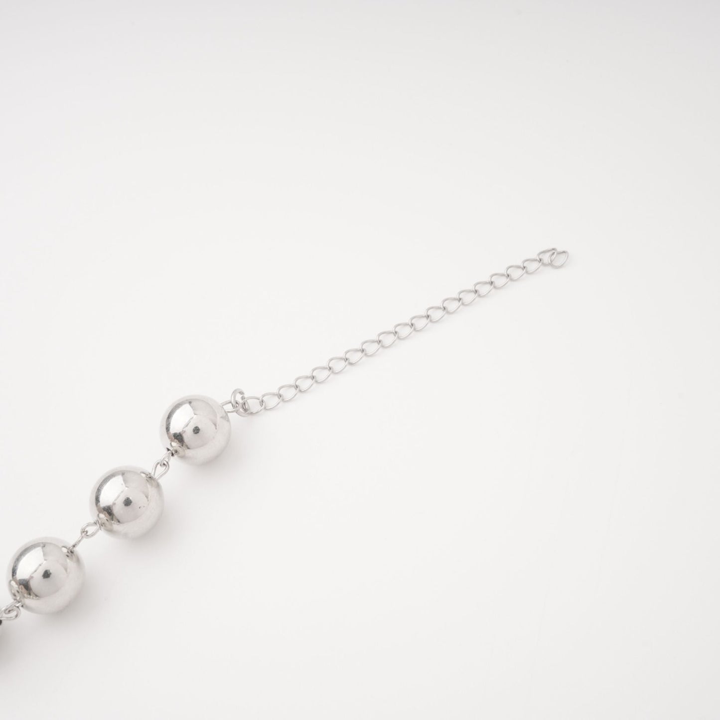 Gisèle beaded sphere necklace