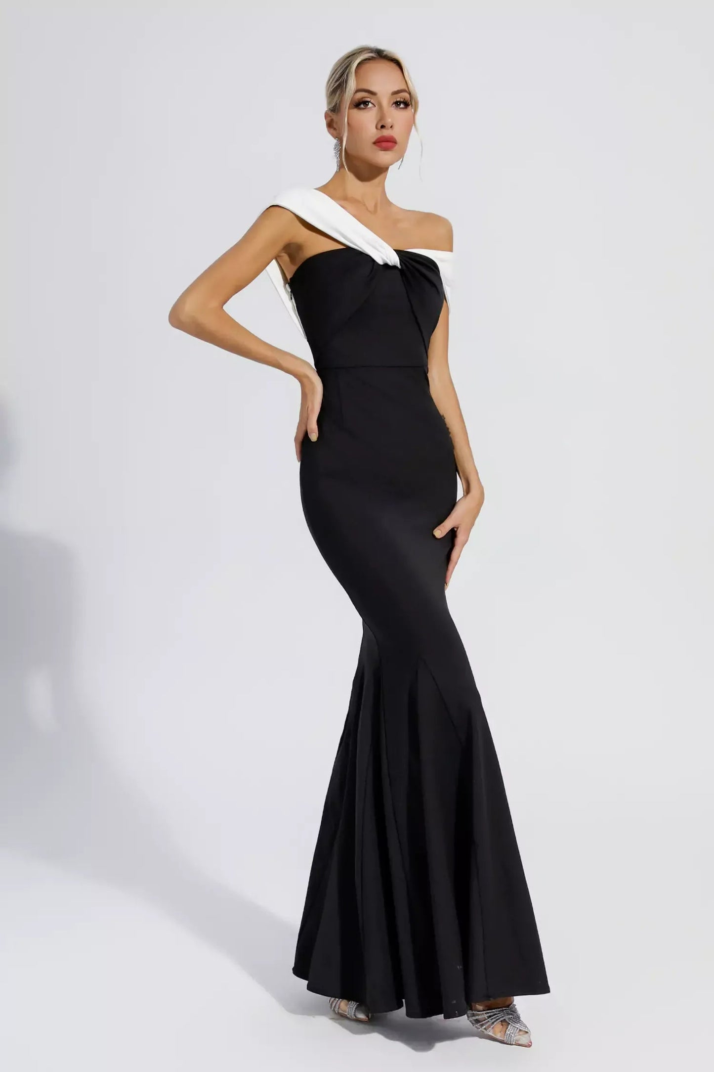 Black Off-Shoulder Mermaid Maxi Dress