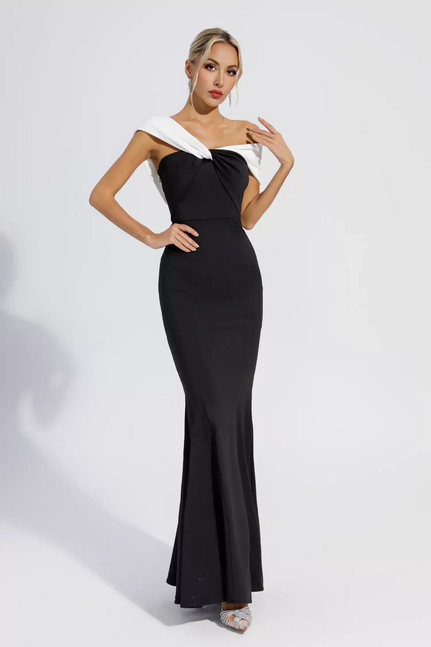 Black Off-Shoulder Mermaid Maxi Dress